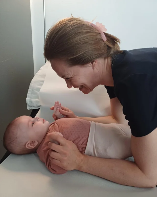 Forleden havde vi hyggeligt besøg af denne lille skønne pige, Molly, og hendes forældre. Vores jordemoder Anne var helt betaget! Hvor var hun dejlig! Vi ønsker familien alt helt og lykke 🥚🦋

#maigaardfertilitetsklinik #maigaard #maigaardbaby #IVF #ICSI #ivfbaby #babydreams #IVFfamily  #fertilitetsbaby #vigørdrømmentilvirkelighed